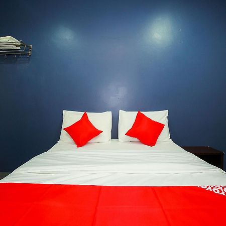 Oyo 89332 De Hotel Teluk Intan Eksteriør bilde