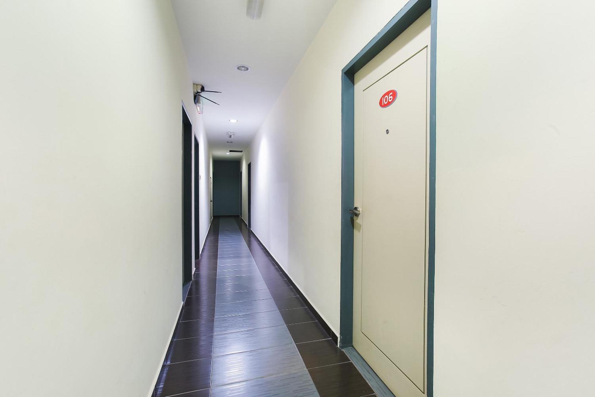 Oyo 89332 De Hotel Teluk Intan Eksteriør bilde