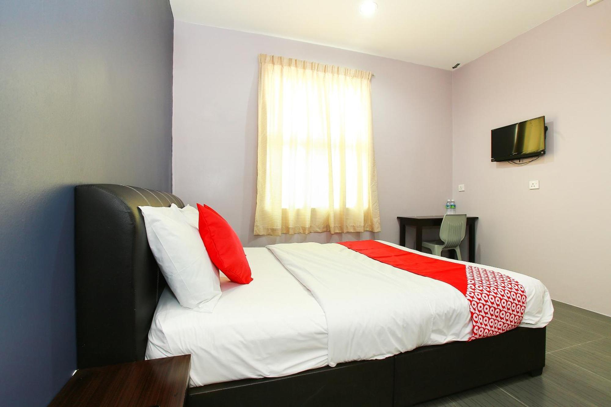 Oyo 89332 De Hotel Teluk Intan Eksteriør bilde